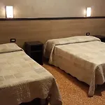 Salus Hotel