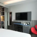 Iq 4* ميلان