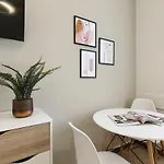 公寓 Contempora - Elvezia Park - 1bed, 1bath With Balcony - E34 *