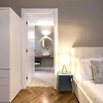 Apartment Heart Duomo District Milan