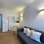 Easy - And Navigli 3* Milano