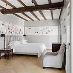 Hotel Galleria Vik - Townhouse Galleria - Small Luxury Of The World 5*