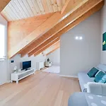 Porta 92 Romana Apartment