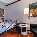 Lovely Flat De Castilla 7 דירה