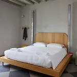 بيت شباب Combo ميلان