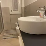 Appartement Easy Italy Balcony Milan