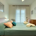 Guesthost - Casa Cherenel *