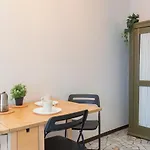 Apartamento Renovated Close To Station Ponte Seveso 42 *