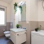 Apartamento Renovated Close To Station Ponte Seveso 42 *