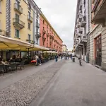 The Orange Attic - Navigli Appartement