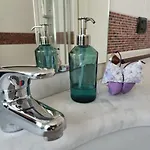 Double Private Bathroom Bocconi Prada Ied 3* Milánó