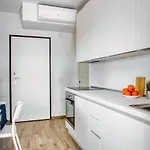 Just Urban - Modern 1-br Flat With 90 Sqm Terrace - M4 Tolstoj アパート ミラノ