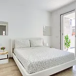アパート Just Urban - Modern 1-br Flat With 90 Sqm Terrace - M4 Tolstoj