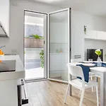 Just Urban - Modern 1-br Flat With 90 Sqm Terrace - M4 Tolstoj *