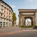 The Red Bricks - Tricolore San Babila *