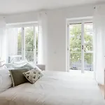 Apartment Giro 58, 2 Bedroom Apartament, Close To San Siro, Fiera And 10 Min Metro To Duomo *