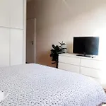 Kademy House- Buenos Aires * ميلان