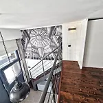 Loft Centro, 10 Min From Duomo شقة
