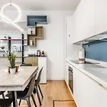 Cozy San Siro-duomo Netflix & Design