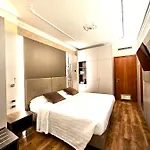Mythos Hotel 3*