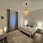 Appartement Spacious 3 Bedroom Milaan