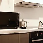 Just Urban - Charming 2br In Historic Building - M1 Wagner דירה *
