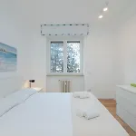 Ihost Flat - Giambellino 131-1 *