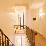Retreats Porta Romana شقة