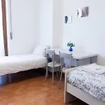 Ampio Con Terrazzo, 3 E 2 Bagni A 2 Passi Dalla Metro Apartment