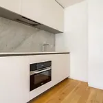 Luxury 아파트