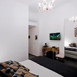 Imhome - Porta Romana 3*