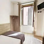 Hotel Mondial 2*