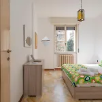 Xenia - Spacious Two-room In The Flower District * Milano