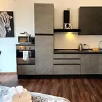 Lepetit3 - Self Check In - Station - Airport Shuttle - Balcony - Milanoflats
