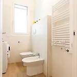 Guesthost - Glam Flat Apartment Mailand