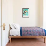 Classy Heritage Home, Center, 7 Guests アパート ミラノ