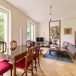 アパート Classy Heritage Home, Center, 7 Guests ミラノ