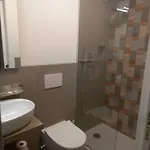 شقة With Free Parking Garage - Con Parcheggio Incluso Nuovo Con 2 Da Letto E Due Bagni - New With 2 Bdrooms 2 Bathrooms- Jellow Subway Metro Gialla Porta Romana 3 Stops To Duomo ميلان