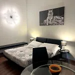 Appartement Lepetit3 - Self Check In - Station - Airport Shuttle - Balcony - Milanoflats