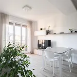 아파트 Splendido Trilocale In Bovisa 밀라노