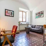 Διαμέρισμα Bohemian Art Apartment. One Bedroom One Sofa *
