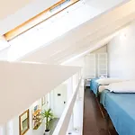 - Alzaia Naviglio Grande アパート