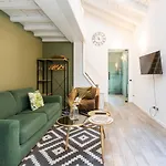 - Alzaia Naviglio Grande アパート ミラノ