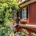 - Alzaia Naviglio Grande アパート