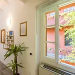 - Alzaia Naviglio Grande アパート ミラノ