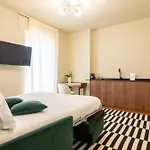 Pensión Daplace - Corso Sempione 3*