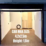 شقة Roomy Flat With Garage - Porta Romana *