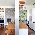 شقة Roomy Flat With Garage - Porta Romana ميلان