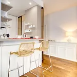 Guesthost - White Flat Bilo Di Design De Angeli アパート ミラノ