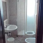 For 6 Peaple Close To The Red Metro Lejlighed